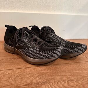 Brooks Dynamic Black and Gray Sneakers